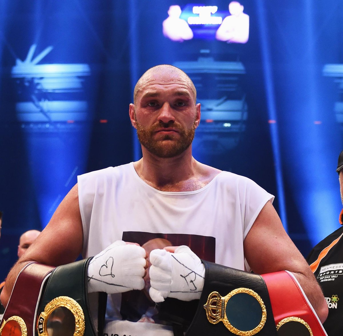 bet365's tweet photo. "At the end of the day, I can't wait to fight him.” AJ on Fury. 

Who would win? 👊

RT - Joshua
LIKE – Fury https://t.co/UbMs7lhY4E