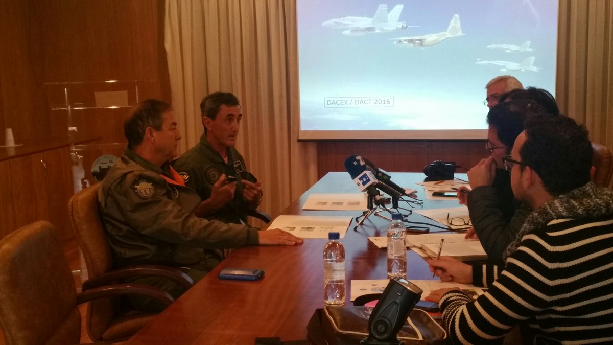 EjercitoAire's tweet photo. #DACT2016 Jornada de prensa en #BAGando https://t.co/3ZwFch7p9O