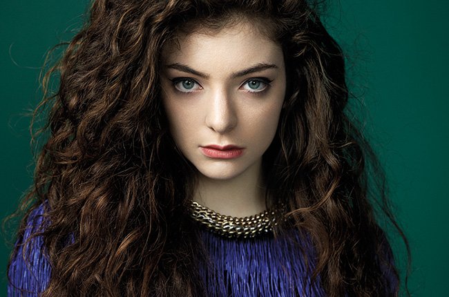 VOCÊ CONHECE LORDE?
Conheça mais sobre a cantora que está arrematando todos os prêmios: leiaja.me/DdHOcX