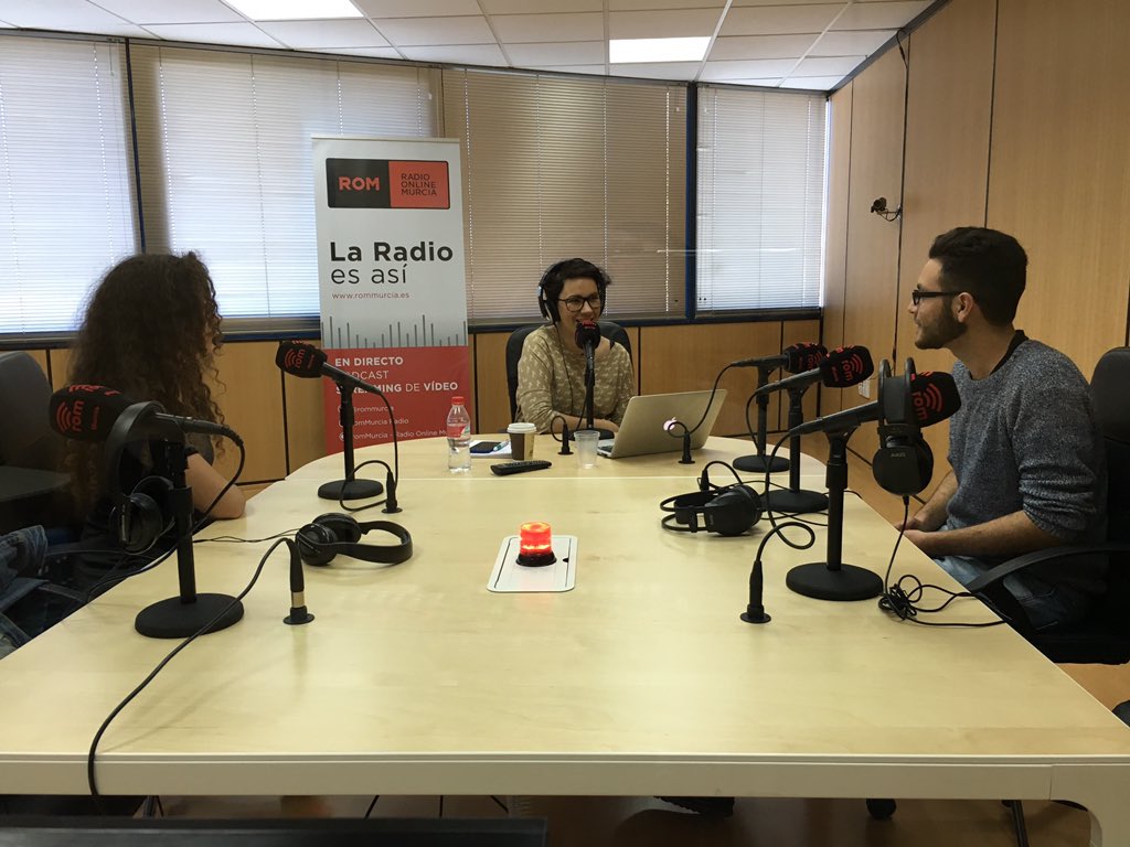 RomMediaMurcia's tweet photo. "Los alimentos recogidos irán a @CaritasMurcia, @CruzRojaMurcia y a un colegio de Cartagena", @wafeador @ana_lololo https://t.co/PEd1GW90Ia