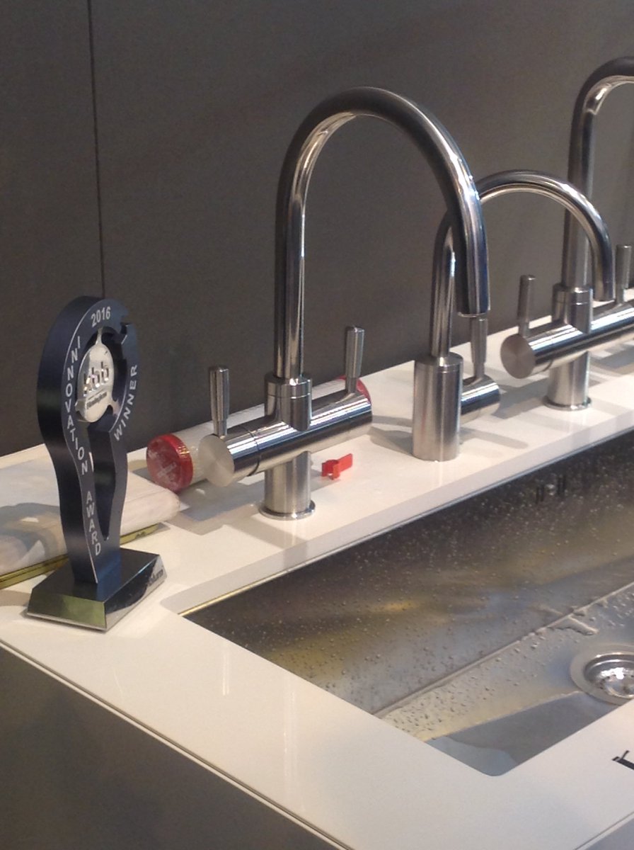 kitchenthinkUK's tweet image. Innovation award winner @Franke Omni 4-in-1 tap. A great way to get water in 4 ways @kbblive