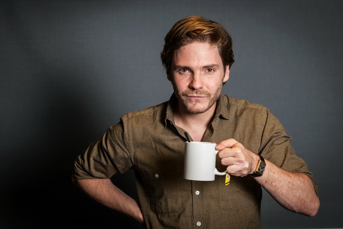 LLMonts's tweet photo. If you vote for @JulieMayhew in #pboty, Daniel Bruhl might just give you his cup of tea. https://t.co/TrUHPY9ngE