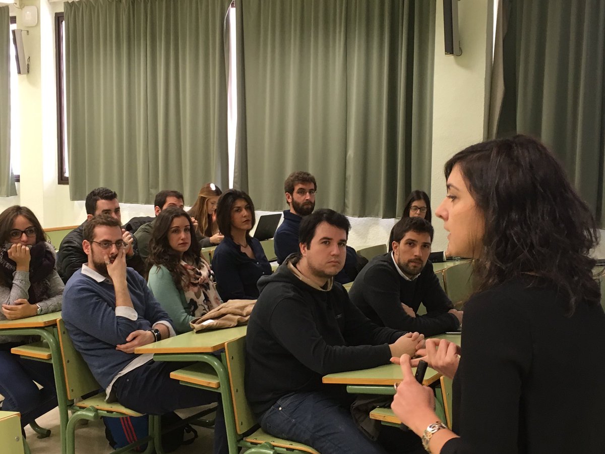 llopezsanchez1's tweet photo. No decae la atención y la participación en #DeloitteWorksIT @Deloitte_ES @unisevilla https://t.co/uEWCDRRCCu