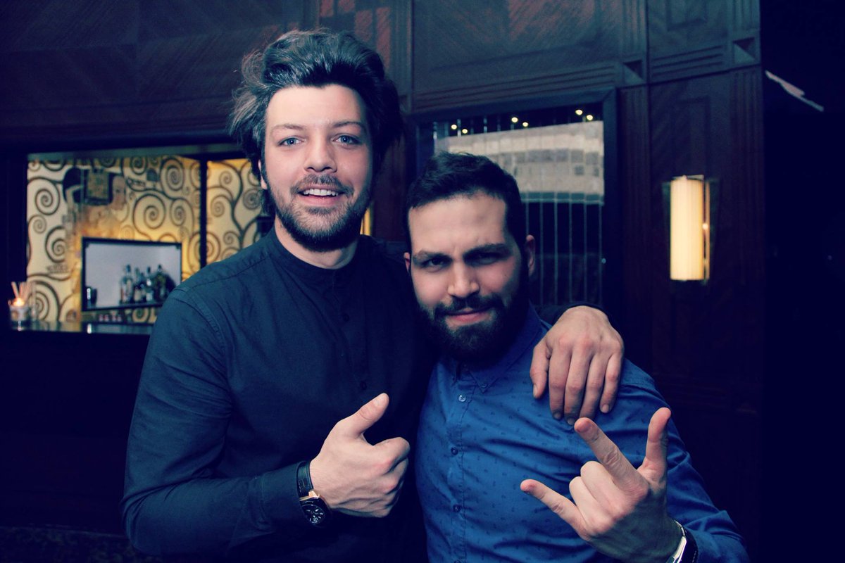 uniondramaband's tweet photo. Il frontman .@ValerioMatteu  con .@PascaliGabriele , protagonista del singolo! #pinksea
https://t.co/QJyw1OhiFo https://t.co/zy5KFU1zOz
