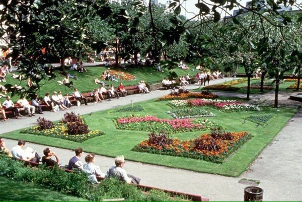 There’s a petition to restore Piccadilly Gardens to its former glory and we love it - bit.ly/1SkPL5E
