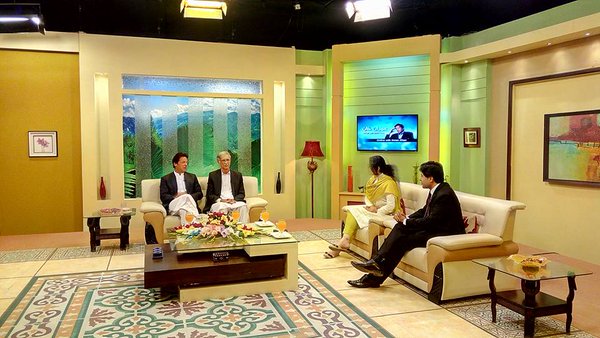 Imran Khan and Pervez Khattak live on Khyber TV.
For Live Calls : 091 5846380
#IKonKhyberTV https://t.co/BSxGQ1Nj3G