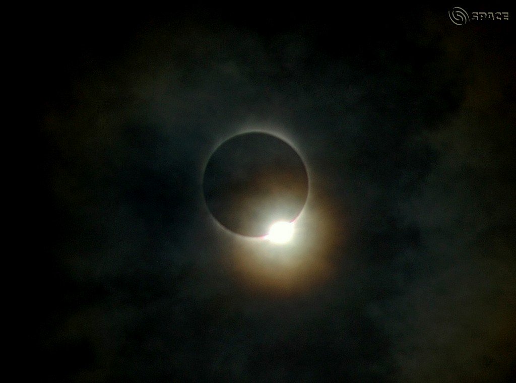 astroportglobal's tweet image. Watch online live #Total_Solar_Eclipse here:
facebook.com/astroportindia…