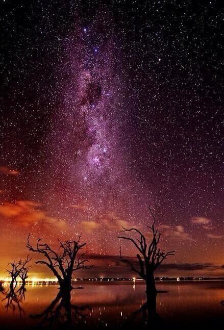 Vía Láctea sobre el lago Bonnie, Australia.