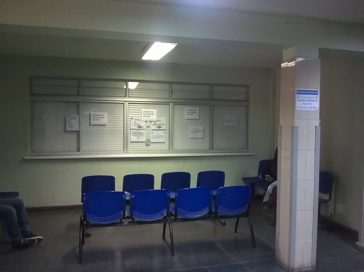 qfasistenciales's tweet photo. Paro de Dentistas,QF y BQ en todo Chile @cdentistaschile @farmac_alerta @ColegioQFyBQ @Aneqyf #dentistasyqfenparo https://t.co/YpDTUgXSvU