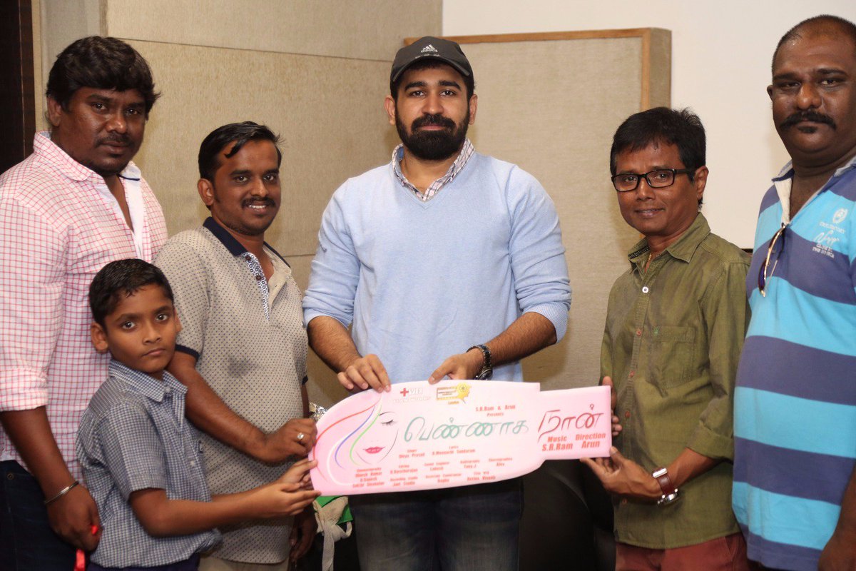 DoneChannel1's tweet photo. @vijayantony #DirectorSasi launched d music album #PennagaNaan https://t.co/jRDrp1lnm4 music #SRRam https://t.co/KpNWDesifL