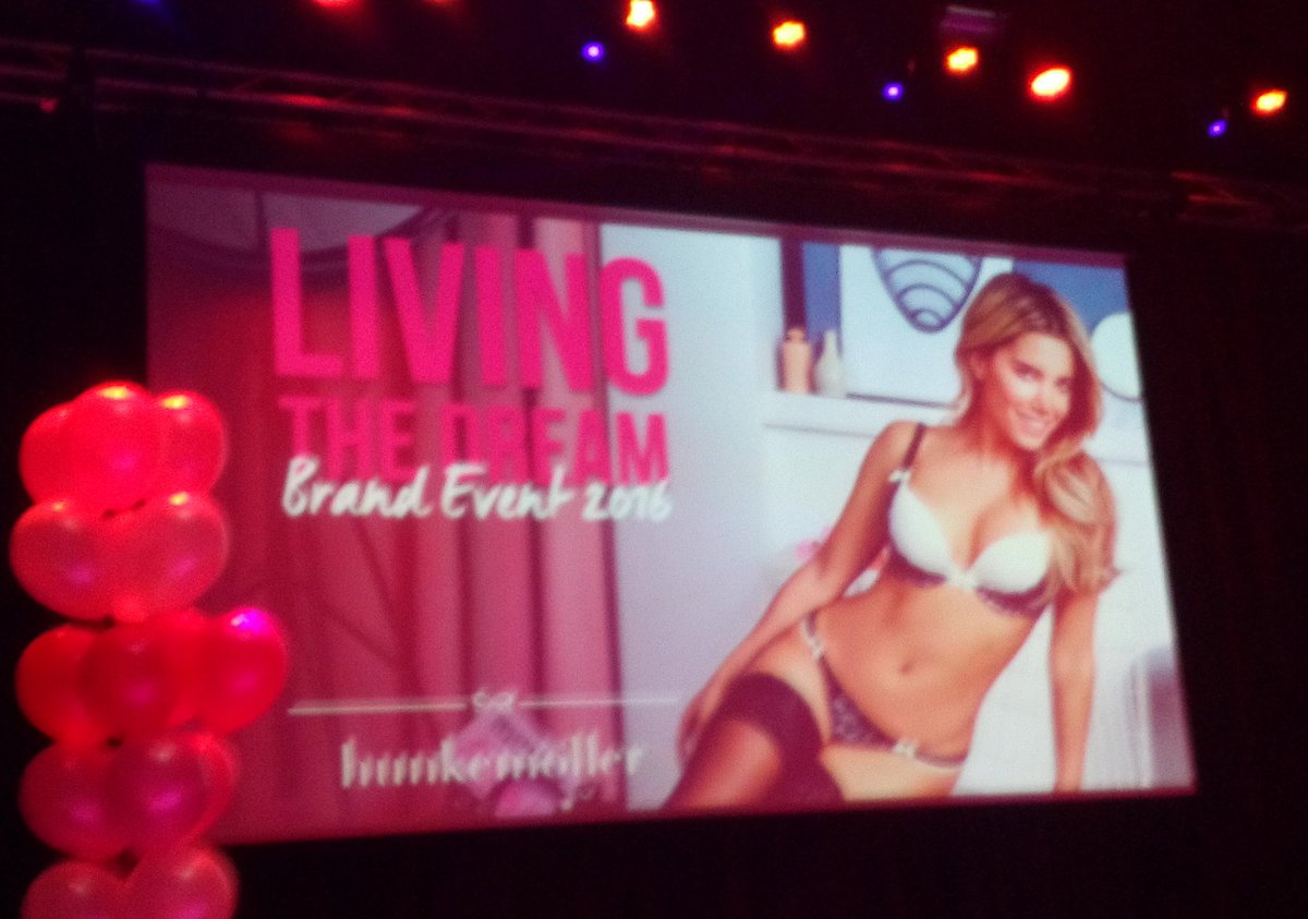 yvonnereiterer's tweet photo. #brandevent #livingthehkmdream #hunkemöller #brandevent2016 https://t.co/rixzVshe0B