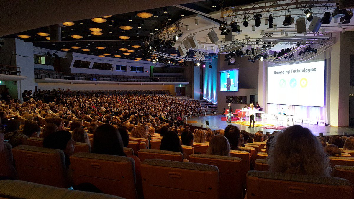 Hello_Display's tweet photo. Vi satte oss precis ned för att lyssna på eftermiddagens spännande föreläsningar på WIT 2016! #WITsthlm2016 https://t.co/pFydd1frs3