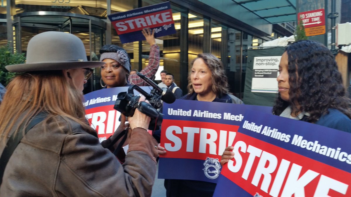 Teamsters's tweet photo. RT @TeamsterNYC notorious @sandibachom interviewing @Teamsters mechanics picketing @united #InternationalWomensDay https://t.co/JcixqwlVqH