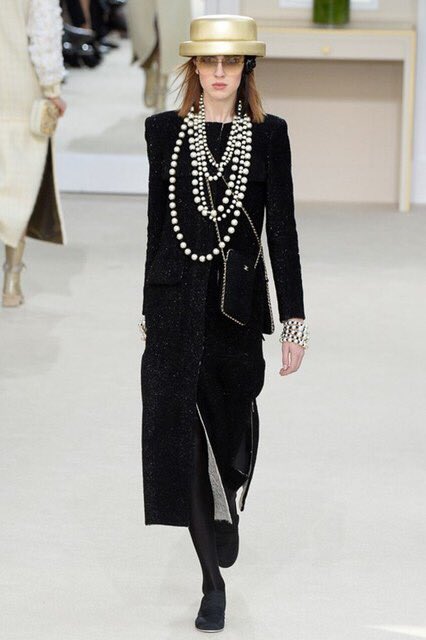 MsTosciMarie's tweet photo. I want these #Chanel #ChanelSpringSummer2016 #PFW https://t.co/HfVtqHEF2W