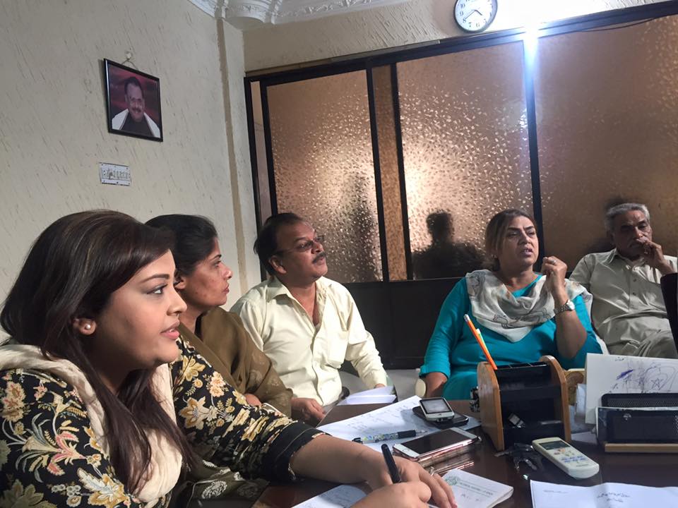 asadaltaf90's tweet photo. MPA @Irumf baji and MPA @SumetaSyed baji attend South Meeting at the Zone 
#LetsCleanKarachi https://t.co/pee67lC71x