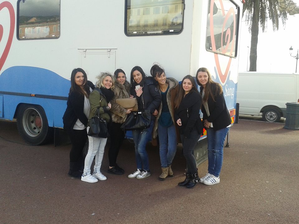 SIGMAFORMATION's tweet photo. Nos stagiaires de la Prépa AP ont été à la collecte de sang sur la place Saint Nicolas.Merci à elles. Merci à l'EFS. https://t.co/BMIG1vHQCW
