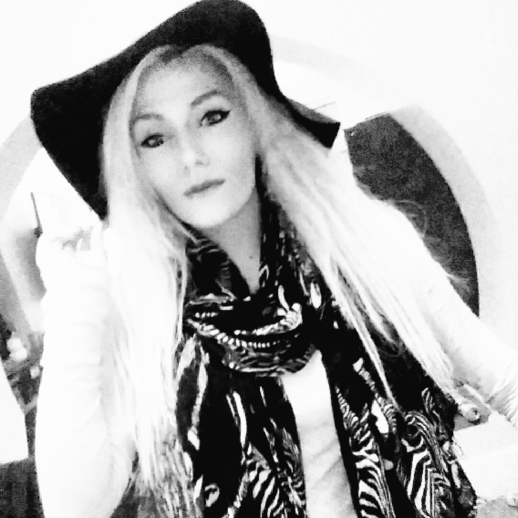 ZoDoll's tweet photo. Love these hats! 👒 #HatsOffLadies #HatersGonnaHate #HappyWomensDay #HappyInternationalWomensDay https://t.co/mSiUWHzJqi