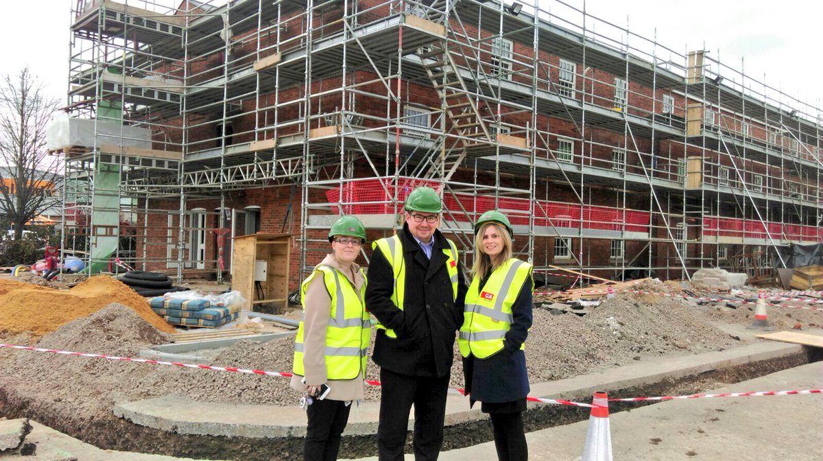 Premier Inn Farnham taking shape! #newopening #July2016 <a href="/stefankowalcz/">Stefan Kowalczyk</a>  <a href="/CluettEmma/">Emma Cluett</a> <a href="/placemadebyyou/">A Place Made By You</a> <a href="/South_East_PI/">South_East_PI</a>