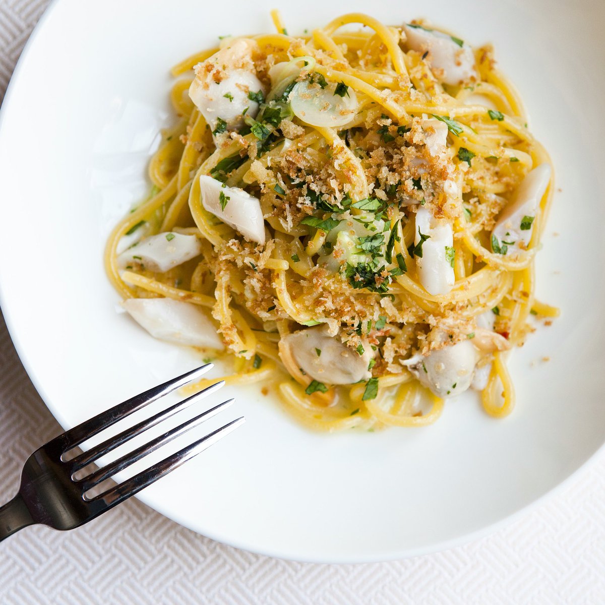 CostataNYC's tweet photo. Get your Spaghetti Alle Vongole on tonight. Available via @trycaviar https://t.co/V0H4HU9lJt https://t.co/qOnVP3zLnP