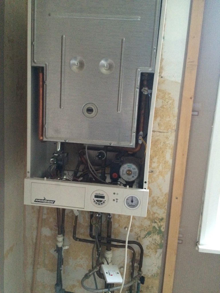 rapidph's tweet photo. Tidy pipeworks, quality @WorcesterBosch #boiler 8yrs #guarantee #happy #customer #wallasey #wirral #keepworm https://t.co/6z3PhdDDkc
