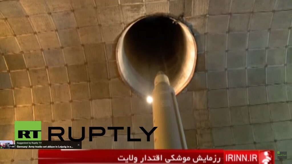 إيران تجري مناورات صاروخية CdC2-o5WAAAe7iH
