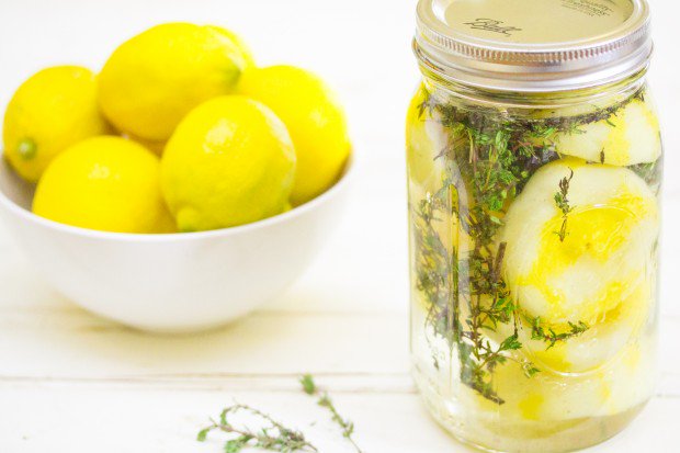 CookingStoned's tweet photo. DIY Lemon Thyme Disinfectant (Vinegar Based) https://t.co/O8emtzBn5y https://t.co/t4kayajuJB