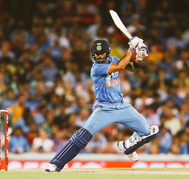 imSaanidhya's tweet photo. Virat Kohli is the greatest batsman of modern-day cricket...
#LEGEND 🙏🙏 https://t.co/3WoNvHgynl