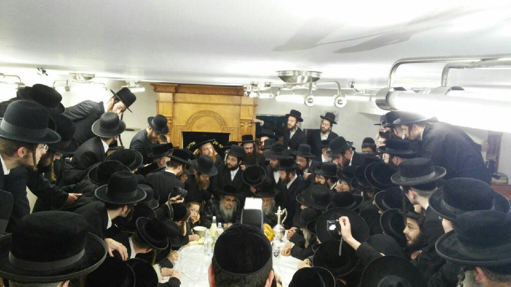 kehiles's tweet photo. Admo"r Mhr"a M'Satmar Arrived today in Israel where will stay for a Week for Simchos &amp; for Massive Shabbos in Miron. https://t.co/ZafDYDDVrL
