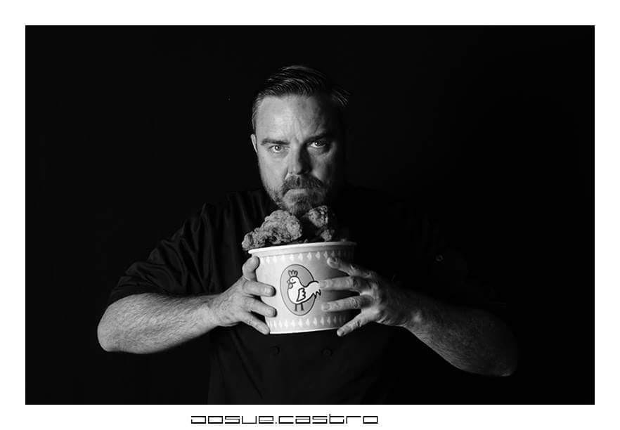 SMOKEOPENFIRE's tweet photo. Chef thought he would bring some of our #FriedChicken to the @ChefsRoll / @SommsList photo shoot. #NapaValley https://t.co/klV4jzl5DN