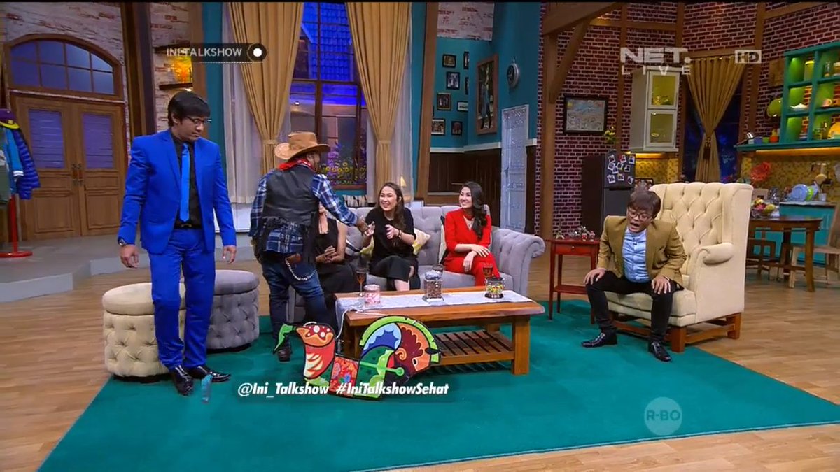 ulfa_prikitiw's tweet photo. nah dateng yg ngeselinn @newsuleprikitiw haha @Ini_Talkshow #IniTalkshowSehat sabar ya om :) https://t.co/QDaRrPHIe6