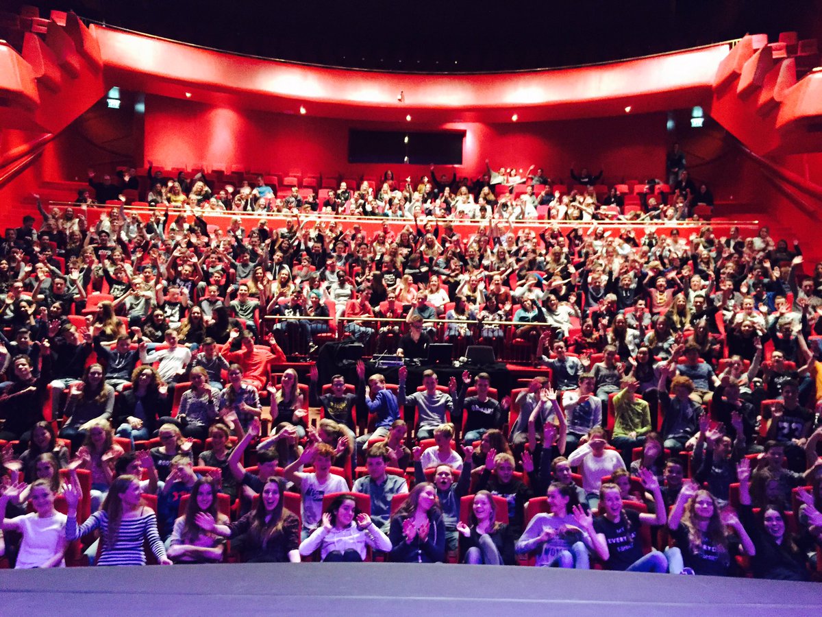 Wat een prachtig geluid: 350 hard lachende leerlingen! 😍Han Fortman (trinitascollege) Cool, heerhugowaard. Thx!
