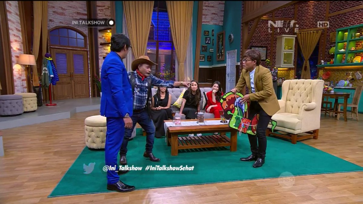 Duosolpet's tweet photo. Hahahaaaa pak Rt jaranan kuda lumpeng tuhh @newsuleprikitiw @andretaulany74 @Ini_Talkshow  #IniTalkshowSehat https://t.co/gJBIZ8vYym