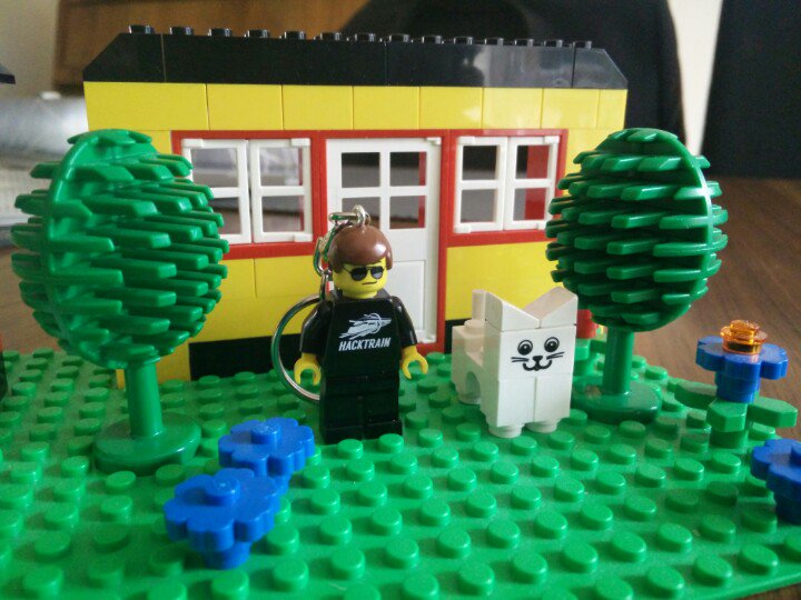 AdamJFreeman's tweet photo. Mr @TheHackTrain moves into his new house with the #HackCat #HackTheRails #LETSDOTHIS https://t.co/Lz4w18HVZ3