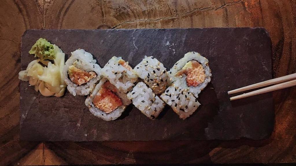 joncospito's tweet photo. Vegas Fooderies #1 - pop rocks in sushi. 
#poprocks #sushi #vegas #itsactuallydelicious #k… https://t.co/HLoKR90KjF https://t.co/mz84W1Zju6