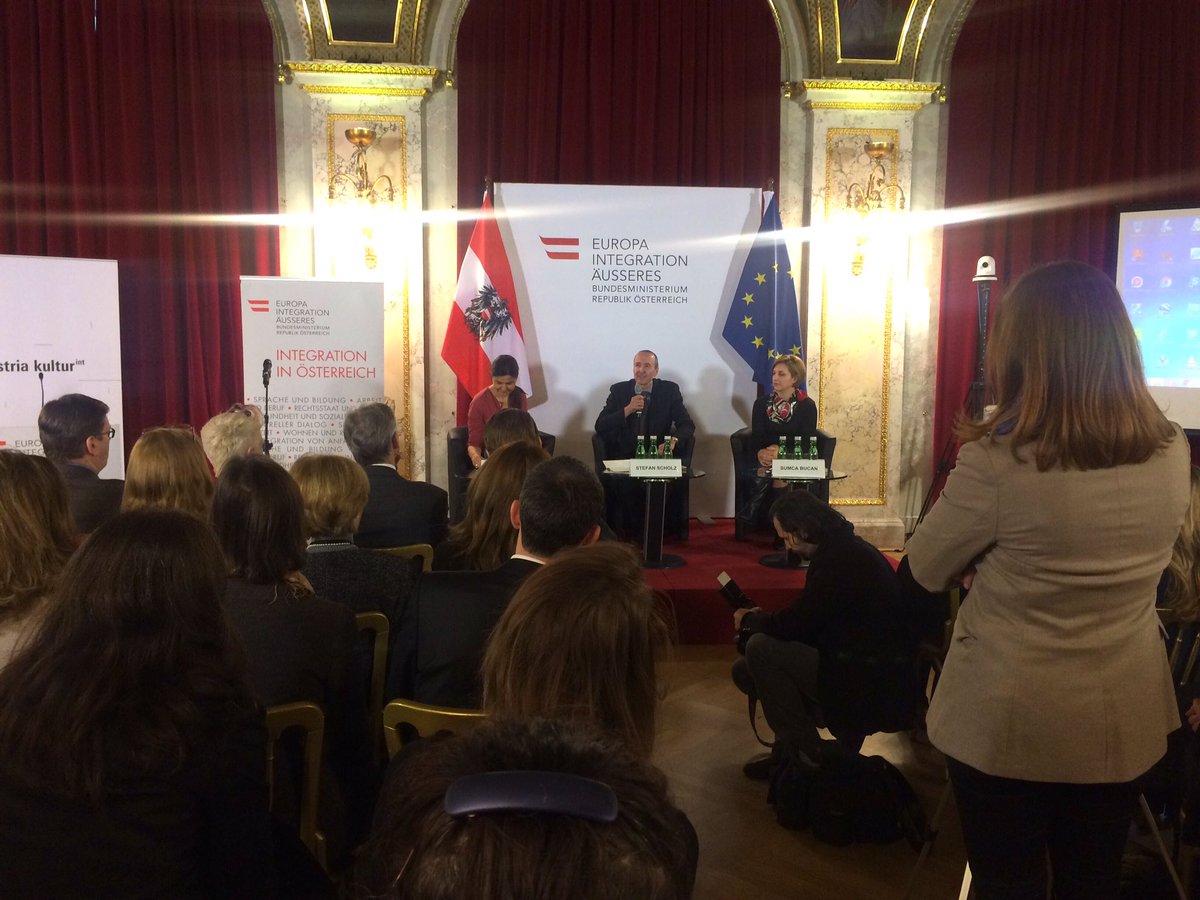MFA_Austria's tweet photo. Empowerment d. Frauen in Südosteuropa - Podiumsdiskussion mit #Bucan & #Stummer #WomensDay2016 https://t.co/XxbLqzQmCc