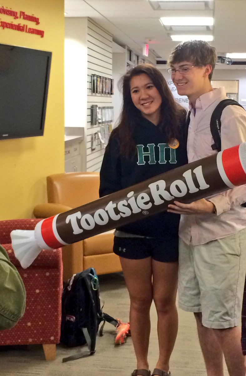 Eta_Pi_'s tweet image. SPOTTED Mae Mrs Pricklepants The Hedgehog K. '16 at the registrar turning in her IS #26 CONGRATS 💙🐾 #etapi