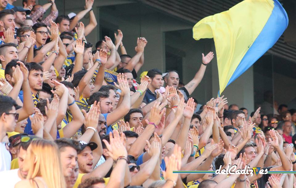 Viaja a Lepe con la <a href="/fpcadistas/">Federación de Peñas Cadistas</a> delcadiz.es/viaja-lepe-con…