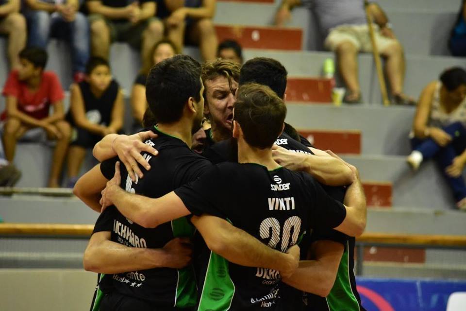 SonderArgentina's tweet photo. Esta noche a las 21 h. @psmvoley recibe a @UpcnVoley en el Club Paraná, en la revancha de los #PlayOffsACLAV https://t.co/GUptgZrCKH