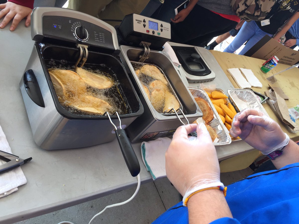 GoldenEmpanadas's tweet photo. Damn Isaac, back at it again making those Golden Emapandas !! https://t.co/Z6tLJUKG7v