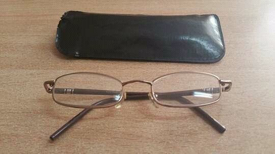 Sí alguien ha perdido estas gafas, se encuentran en nuestra tienda, junto al Bar Las Palmeras.