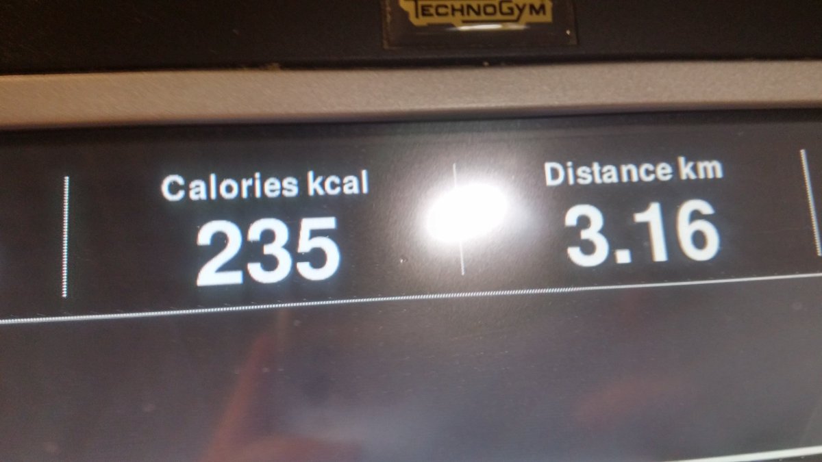 Wildwifeodanort's tweet photo. HA. Look what I gon an run.
Equalled my best before Christmas when I really hurt my knee. #trexroar https://t.co/nYoP7tIOuK