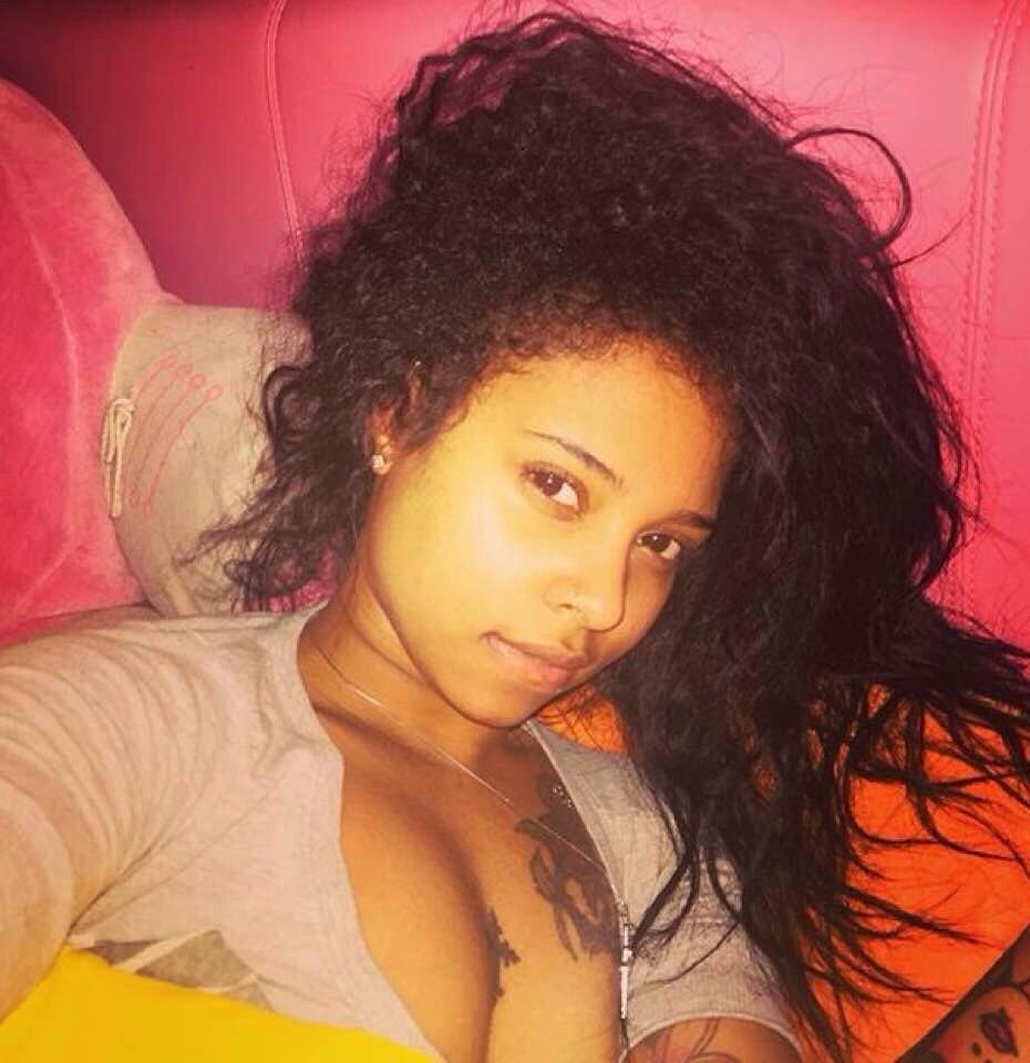 Aaron_flashy's tweet photo. Babygirl💕 you a blessin💍💏 https://t.co/TZcgWeDFOY