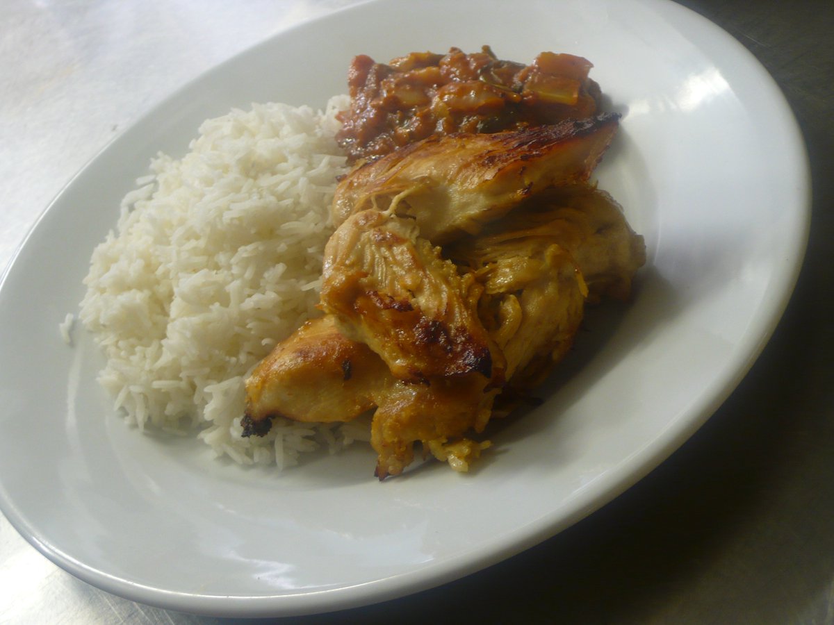 Yeanons's tweet photo. #GARLICCHICKENRICE https://t.co/7durEufK7y