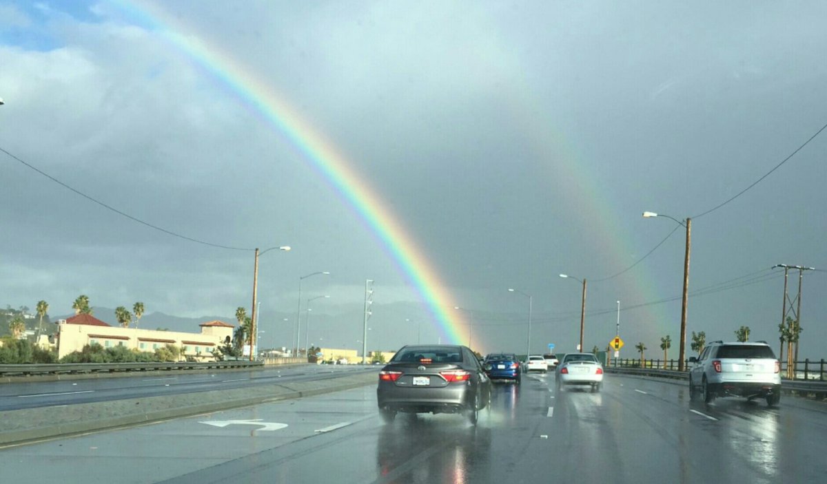 SCVSHERIFF's tweet photo. Good Morning from #SCVSheriff! Have a great day. Amazing rainbow in Cyn Country yesterday. #LASD #SCV https://t.co/Ezv8tf6zdh