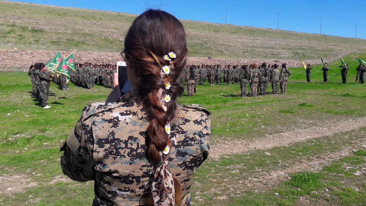 Vigil4Ocalan's tweet photo. Ji pîrozbahiya 8ê Adarê 2016..

berxwedan, qirasê bihare..
#YPJ #YPG #QSD https://t.co/bDfE4g7aVG
