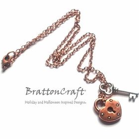 BrattonCraft's tweet photo. ♢∫ #Handmadejewelry
#heartlockandkeynecklace
#lockandkeynecklace https://t.co/9kA2OSvk6f https://t.co/8aD7cNH5d9