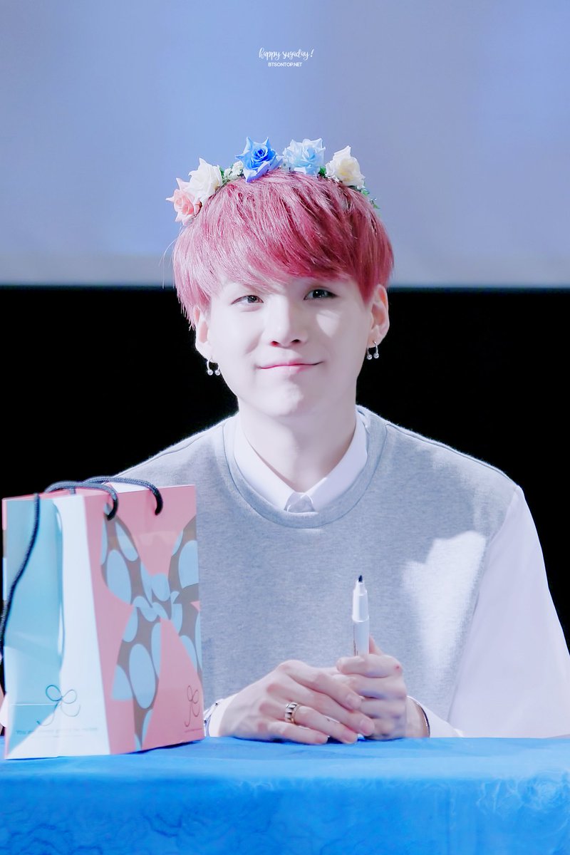 BTS_LOVEONTOP's tweet photo. 160309 #SUGA #슈가 #HAPPYSUGADAY #민윤기생일ㅊㅋ 슈가형 오늘 더 행복하세요💗 @BTS_twt https://t.co/b0EVW5VgMy