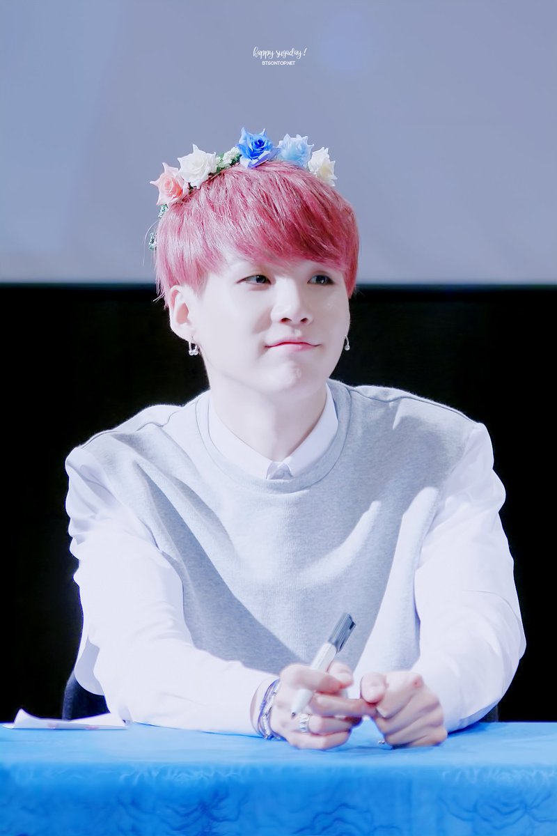BTS_LOVEONTOP's tweet photo. 160309 #SUGA #슈가 #HAPPYSUGADAY #민윤기생일ㅊㅋ 슈가형 오늘 더 행복하세요💗 @BTS_twt https://t.co/b0EVW5VgMy