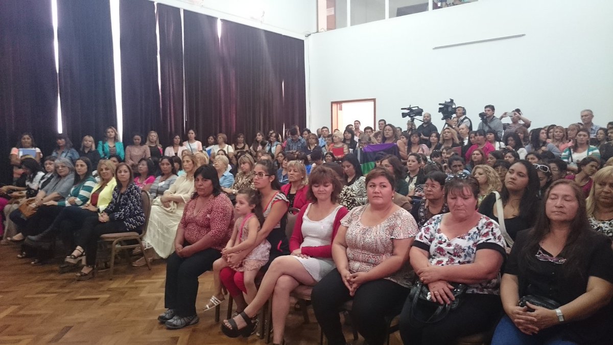 mariodasneves's tweet photo. #AHORA estamos en el Salón de los Constituyentes en el acto conmemoración por el #DiaInternacionalDeLaMujer https://t.co/vVG64li38k