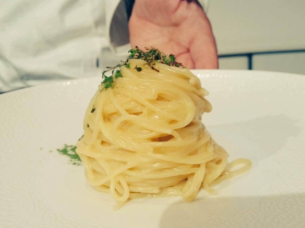 tania_mauri's tweet image. @PeppeGuida e il suo #spaghetti con provolone del monaco e limone @identitagolose #IGmi16 @Pasta_Felicetti #pasta